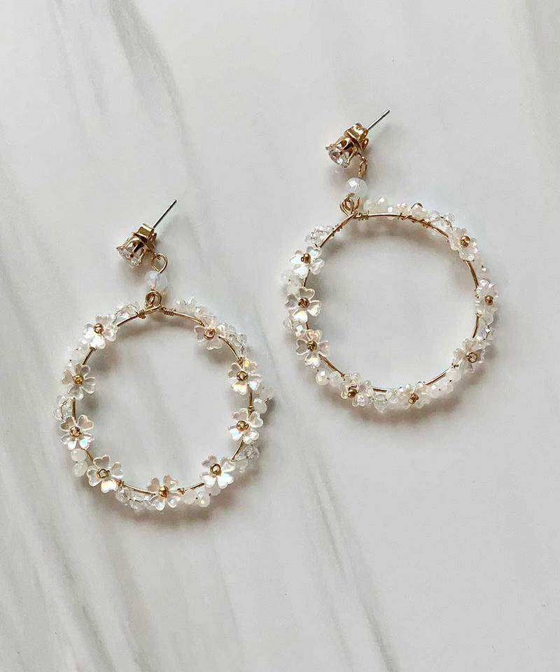 シェルフラワーフープピアス