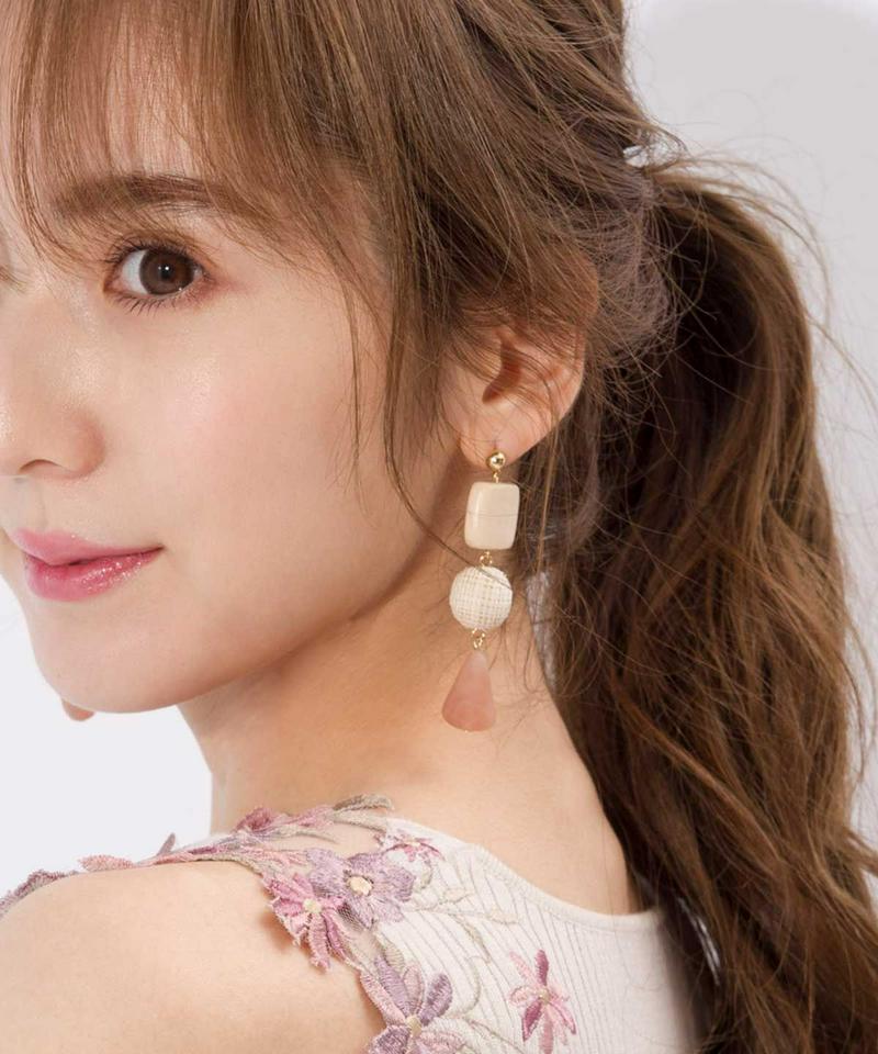 ラフィアボール３レンピアス