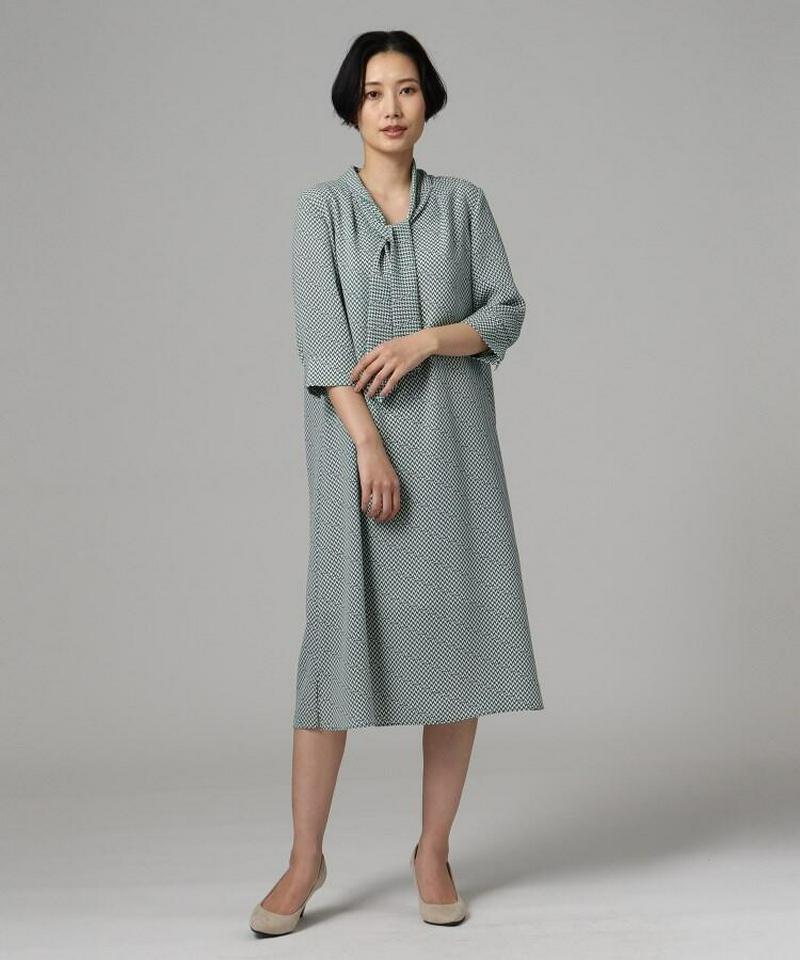 グラフィカル柄ミドルワンピース