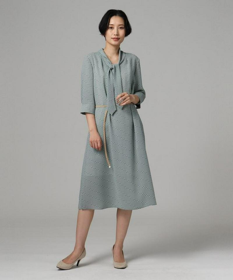 グラフィカル柄ミドルワンピース