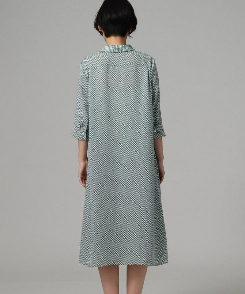 グラフィカル柄ミドルワンピース