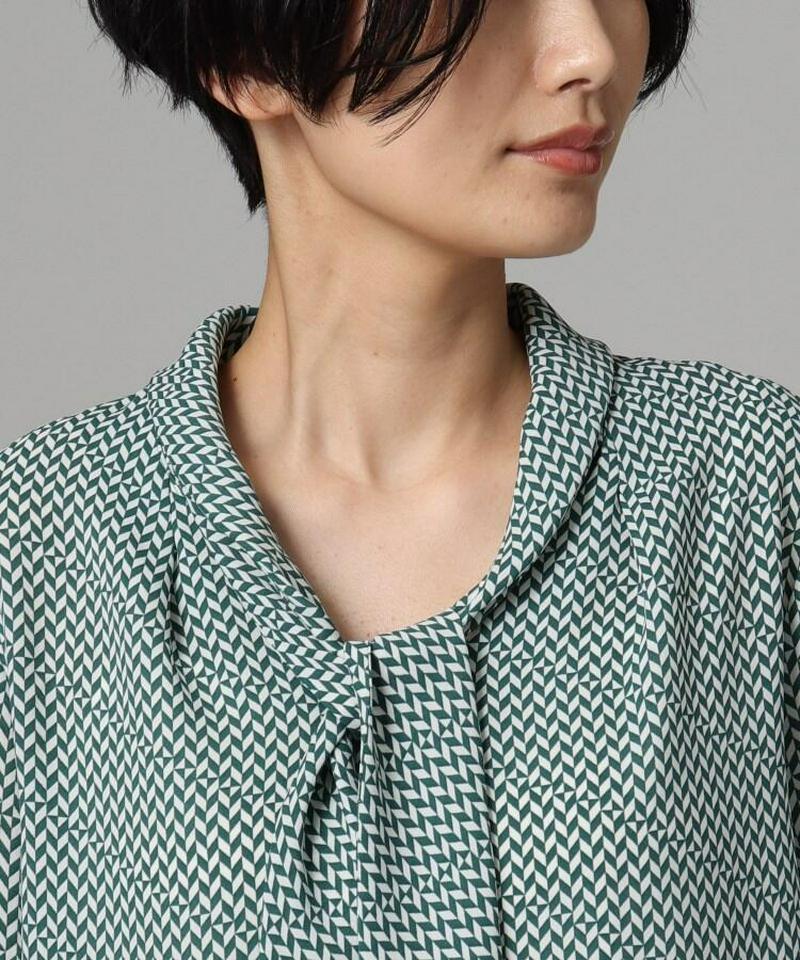 グラフィカル柄ミドルワンピース