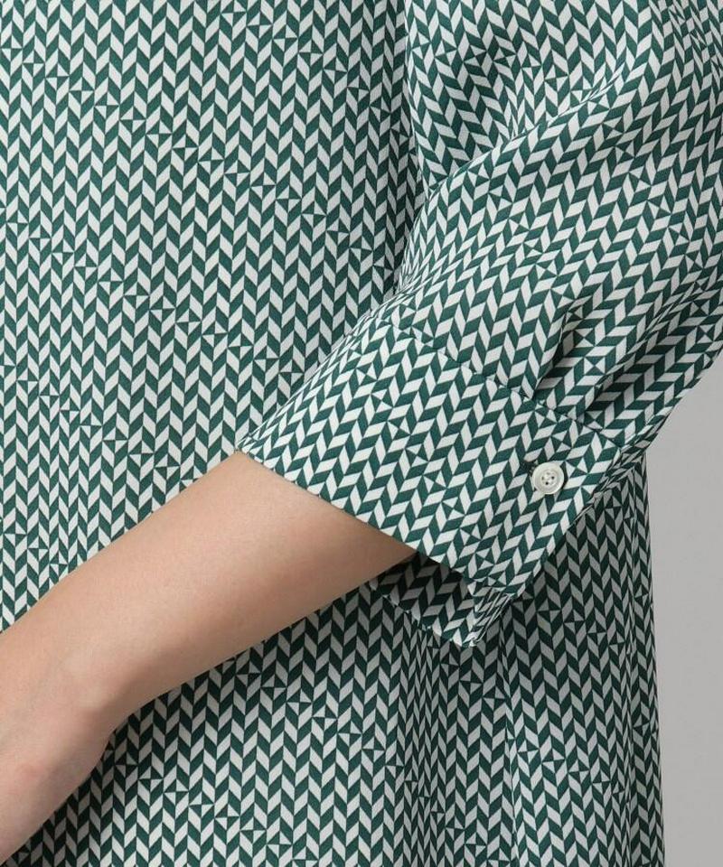 グラフィカル柄ミドルワンピース