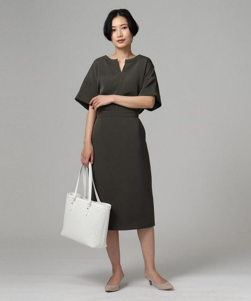 【洗える】ダブルクロススリットネックブラウス