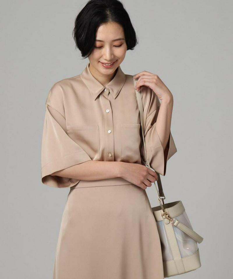 サテンワイドスリーブシャツ