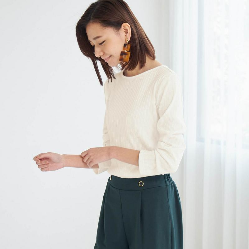 【ＧＷ限定セール】体のラインをひろいにくい　後ろボタン使いカットソー【汚れにくい白】