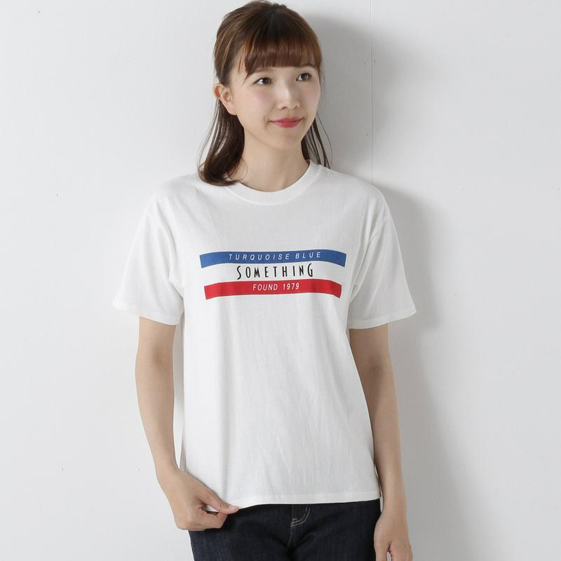 【ＳＯＭＥＴＨＩＮＧ】ロゴプリントＴシャツ