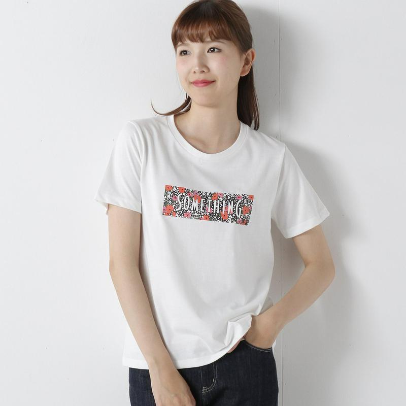 【ＳＯＭＥＴＨＩＮＧ】ロゴプリントＴシャツ