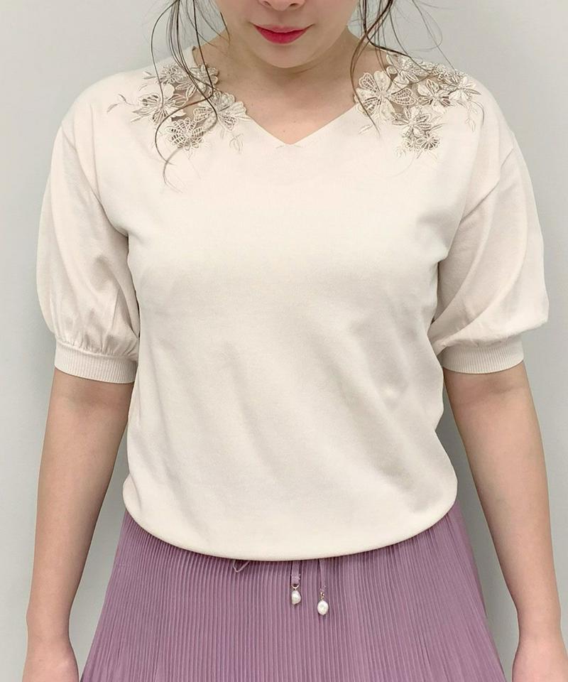 ３Ｄシアー刺繍半袖ニット
