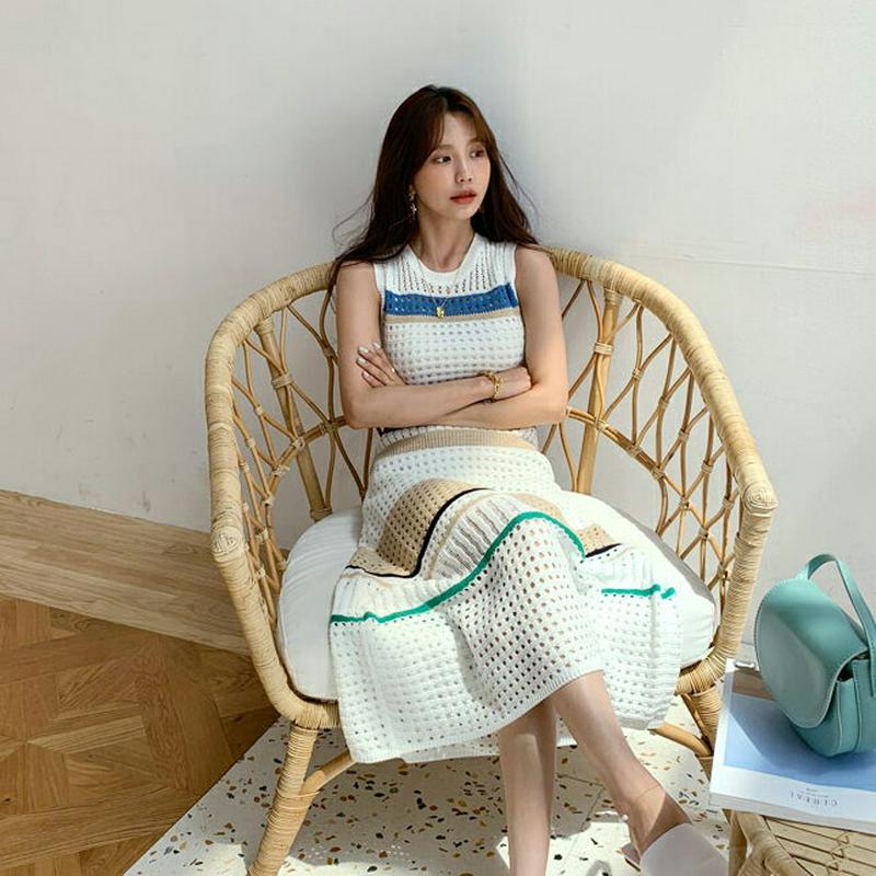 スリップ付配色ニットワンピース・全3色・b56023 レディース 【ops】 韓国ファッション ワンピース ロング スリーブレス ノースリーブ カギ編み かぎ編み ニット ニット リゾート サマーニット ボーダー柄 透かし編み 配色 パンチングニット 人気 春 夏