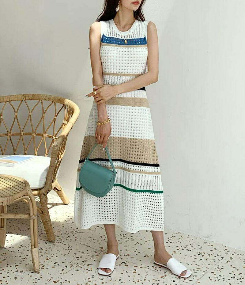 スリップ付配色ニットワンピース・全3色・b56023 レディース 【ops】 韓国ファッション ワンピース ロング スリーブレス ノースリーブ カギ編み かぎ編み ニット ニット リゾート サマーニット ボーダー柄 透かし編み 配色 パンチングニット 人気 春 夏