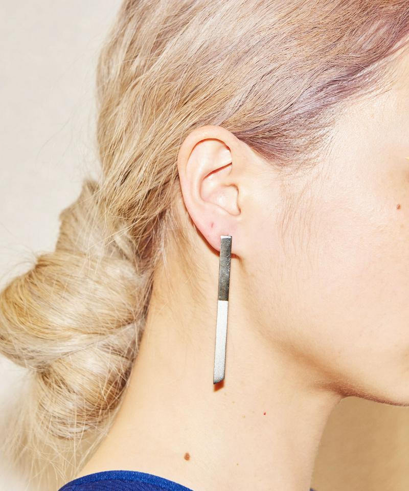 ○メタル２トーンメッキピアス（caph troupe）