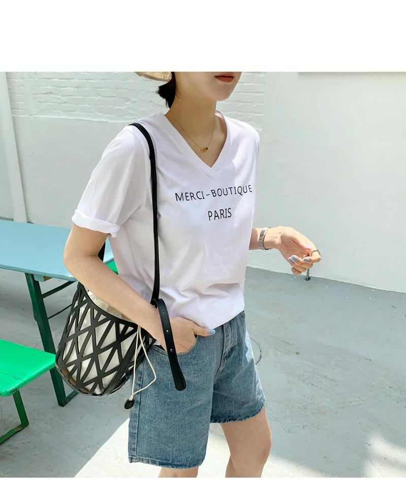 VネックレタリングTシャツ