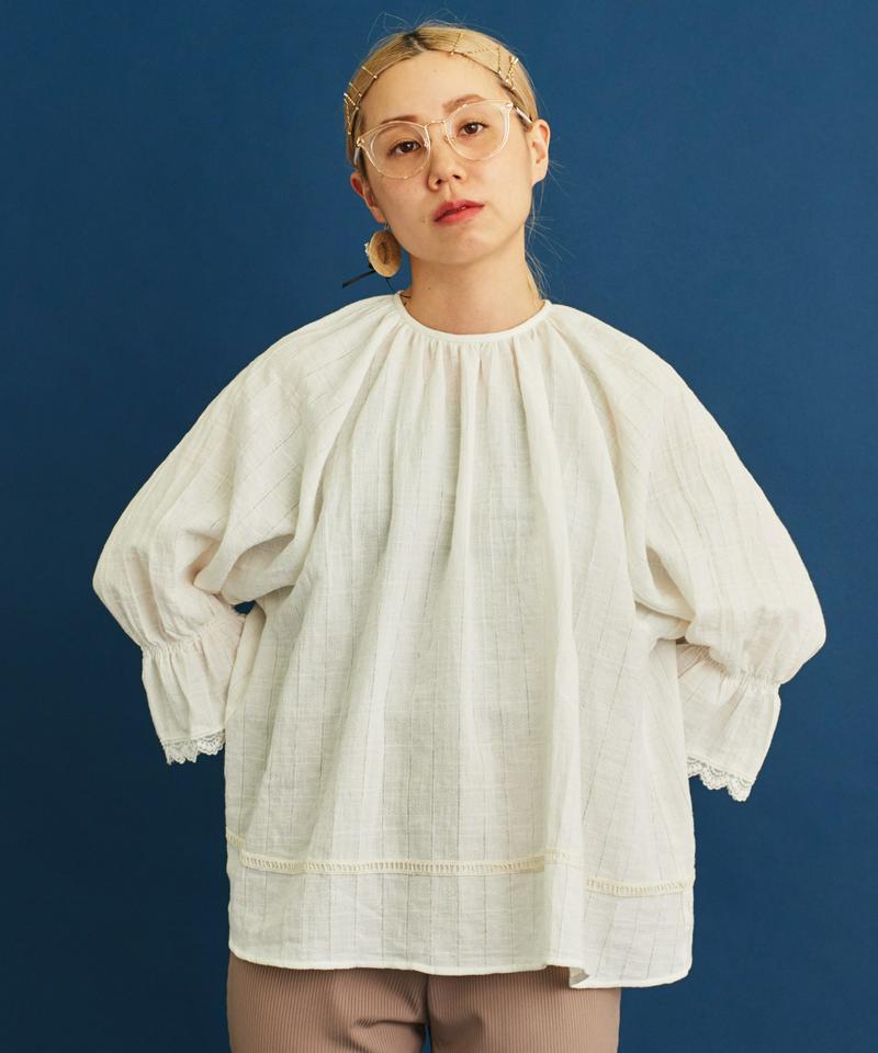 〇eiπe 「うさぎ刺繍」　レース衿パフ袖ブラウス（eiπe）