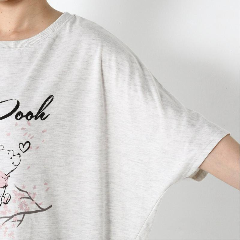 和柄プリント裾スリットドルマンＢＩＧＴシャツ「くまのプーさん」（ディズニー）