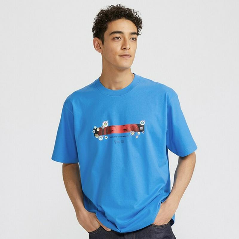ビリー・アイリッシュ × 村上隆 UT グラフィックTシャツ（半袖・オーバーサイズフィット）