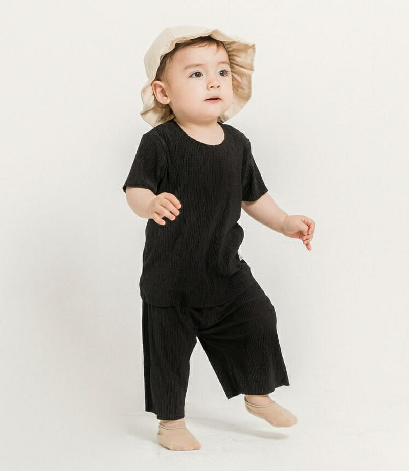 プリーツ上下SET(ブラック)・p002833 キッズ【0~2才】【set】【セットアップ トップス Tシャツ 半袖 ハーフスリーブ パンツ ズボン 単色 無地 シンプル カジュアル プリーツ 女の子 男の子 子供 こども 子供服 こども服】【KIDS】
