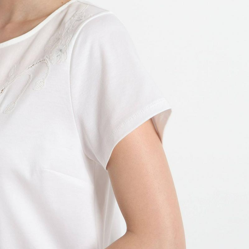 【洗える】ペンシルスムース　刺繍入りＴシャツ