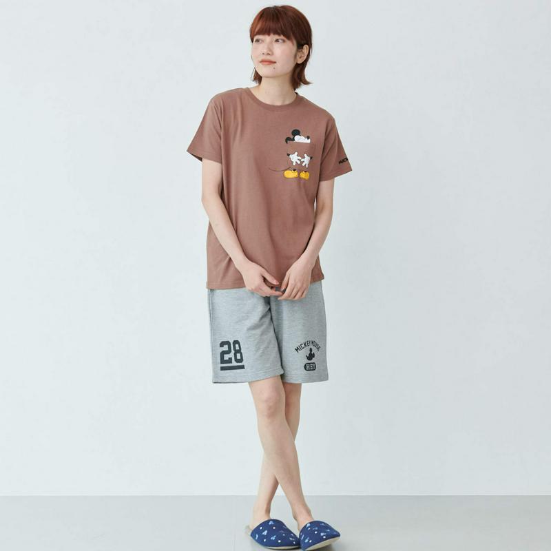 半袖ポケ付きプリントＴシャツ【ミッキー・プー】【Ｍ～３Ｌ】（ディズニー）