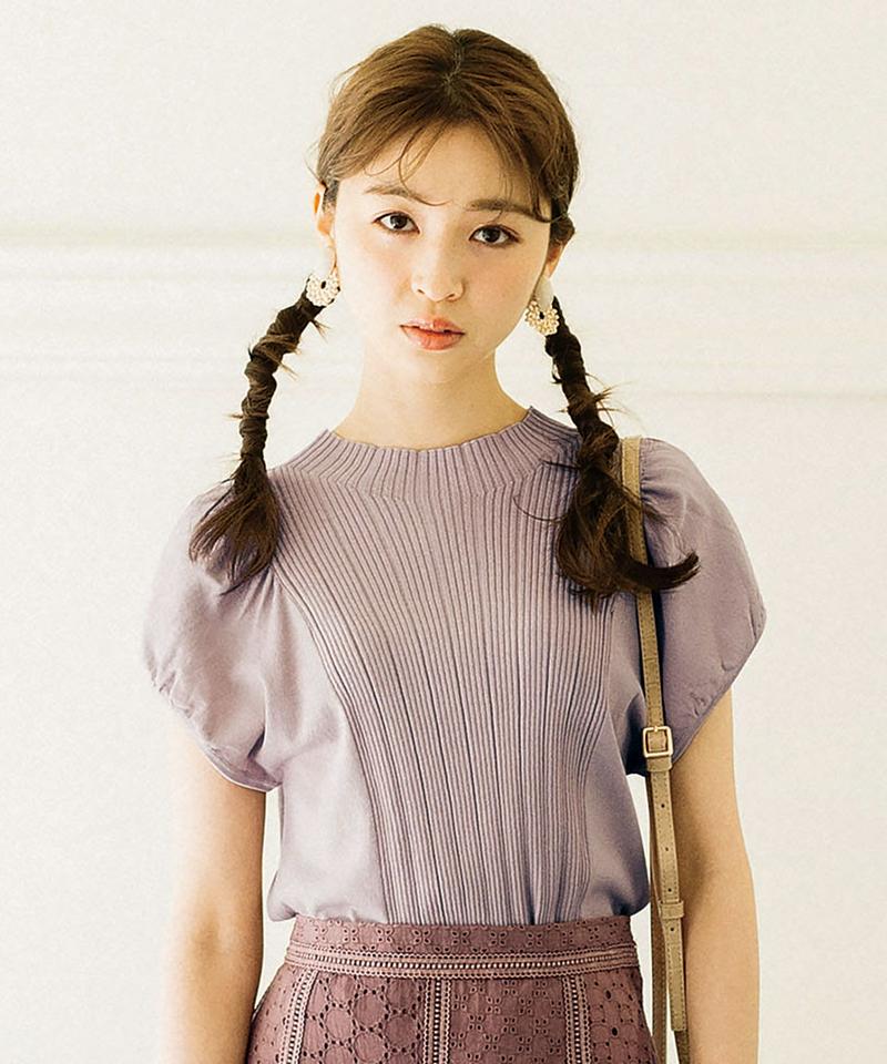 ハイネックパフスリーブニット
