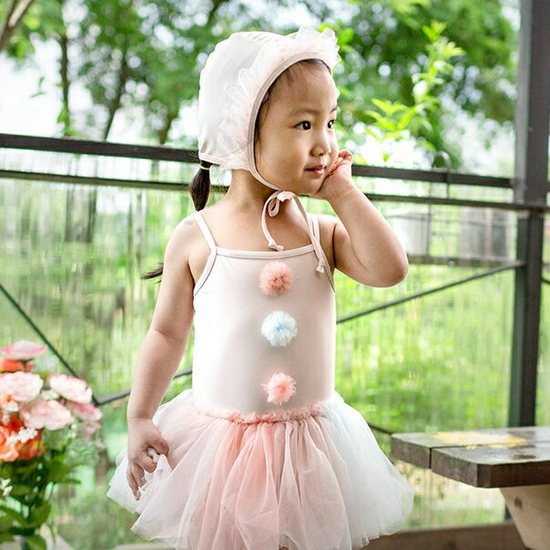 帽子付ポンポンチュチュ水着 p002457 キッズ 【3~8才】【ops】【韓国 ファッション 水着 スイムウェア スイムスーツ プール 水遊び 海 ワンピース ノースリーブ スリーブレス チュール 帽子 女の子 子供 子供服 小学生 ジュニア 夏】【KIDS】
