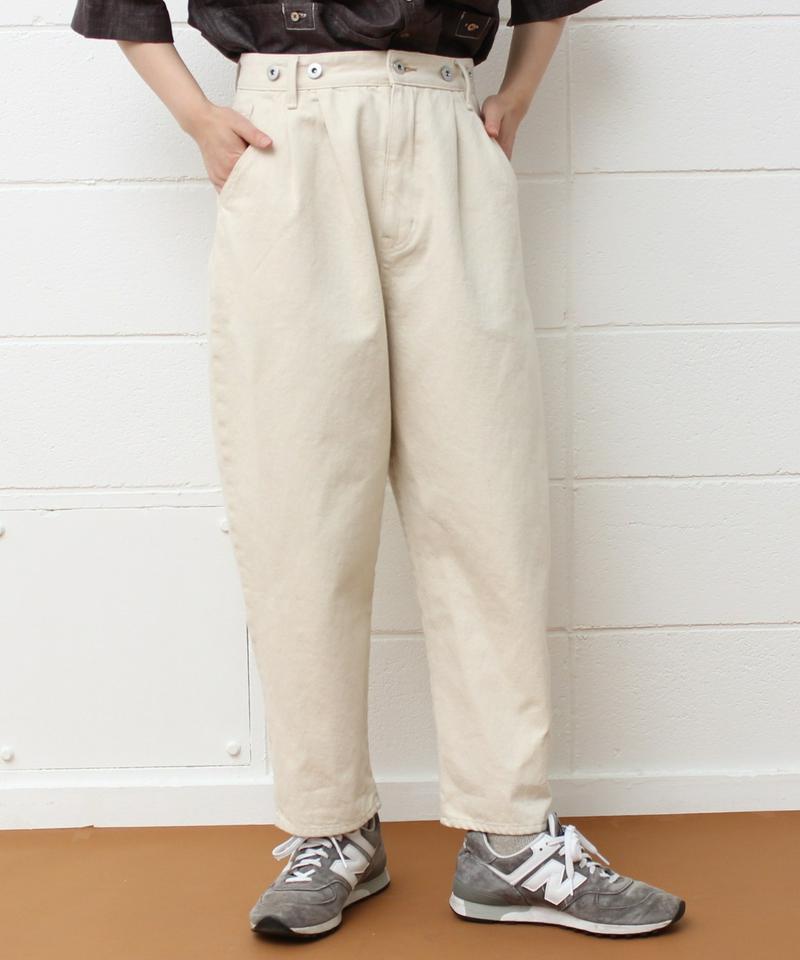 〇mat デニムタック テーパードパンツ（mat quotidien）