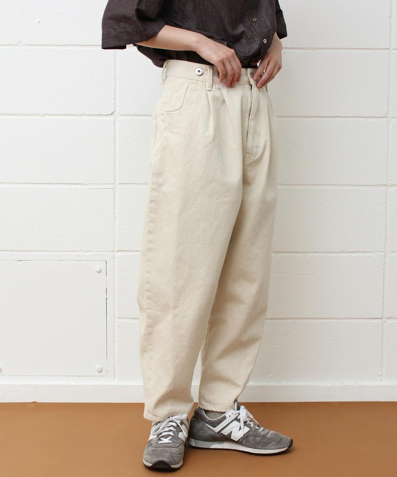 〇mat デニムタック テーパードパンツ（mat quotidien）