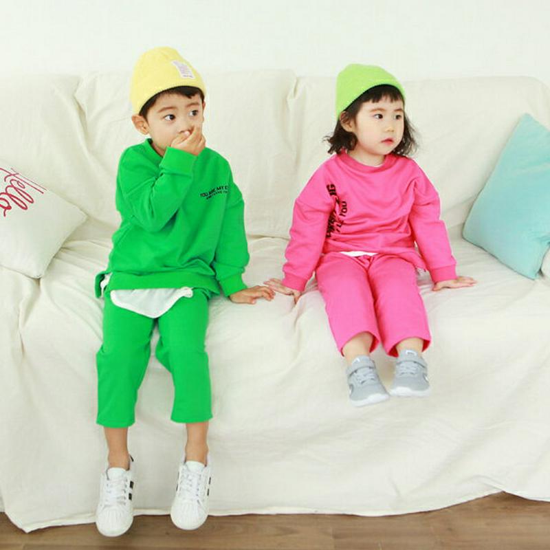 レタリングスウェット上下SET・p002683 キッズ【3~8才】【set】【セットアップ setup 上下 トップス トレーナー スウェット パンツ スウェットパンツ ズボン ロゴ ネオン ダンス 秋 冬 韓国 韓国子供服 子供 こども 子供服 こども服】【KIDS】