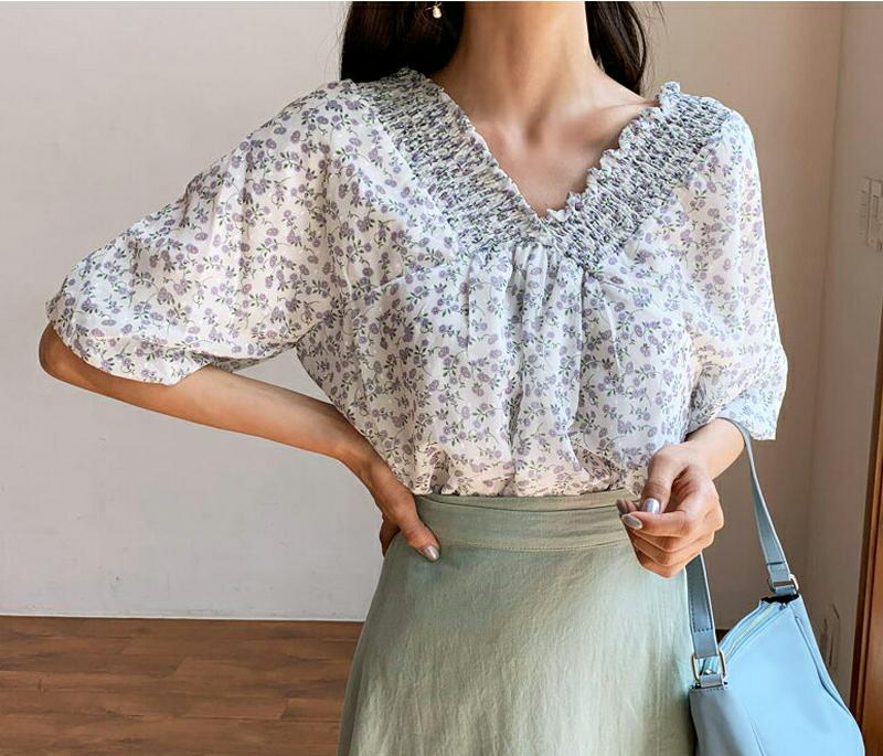 【新作10%OFF】シャーリングVネック花柄ブラウス・全3色・b59837 レディース【bl】【トップス ブラウス 半袖　ハーフ