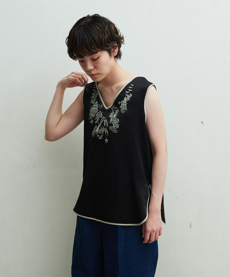 Si/Cサテンウィローパターン刺繍Vネックノースリーブプルオーバー（cardo fabrica）
