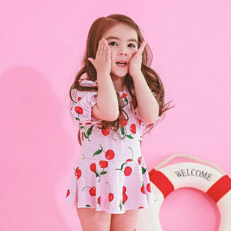 帽子付チェリーワンピース水着・p003123 キッズ【3~8才】【bw】【水着 ビーチウェア スイムウェア ワンピース水着 チェック チェック柄 帽子セット フレア 女の子 夏 韓国 韓国子供服 子供 こども 子供服 こども服】【KIDS】