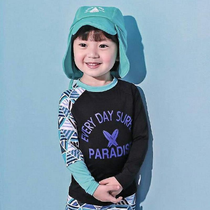パターンレタリングラッシュガードTシャツ p003784・キッズ 【3~8才】【bw】【韓国 ファッション 水着 ラッシュガード スイムウェア 水遊び プール 海 日焼け防止 日除け 単品 速乾 トップス 長袖 ロゴ 子供 子供服 小学生 ジュニア 夏】【KIDS】