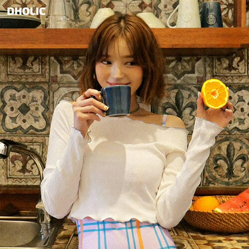ウェーブリンクルTシャツ・全5色・e44021 レディース【tops】 bw bw-2020 韓国ファッション トップス Tシャツ 長袖 ウェーブ リンクル オフショルダー オフショル 単色 シンプル クロップド丈 ナチュラル 夏