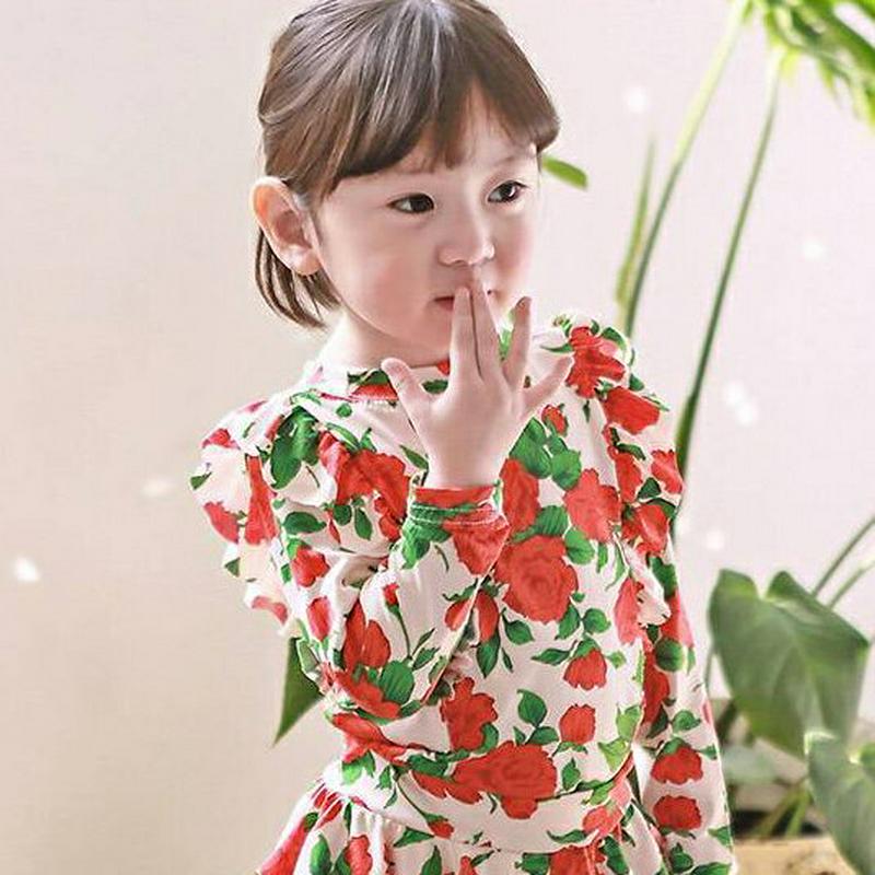 ローズ柄フリルラッシュガードTシャツ p003788・キッズ 【3~8才】【bw】【韓国 ファッション 水着 ラッシュガード スイムウェア 水遊び プール 海 日焼け防止 日除け 単品 速乾 トップス 長袖 花柄 フリル 女の子 子供 子供服 小学生 ジュニア 夏】【KIDS】