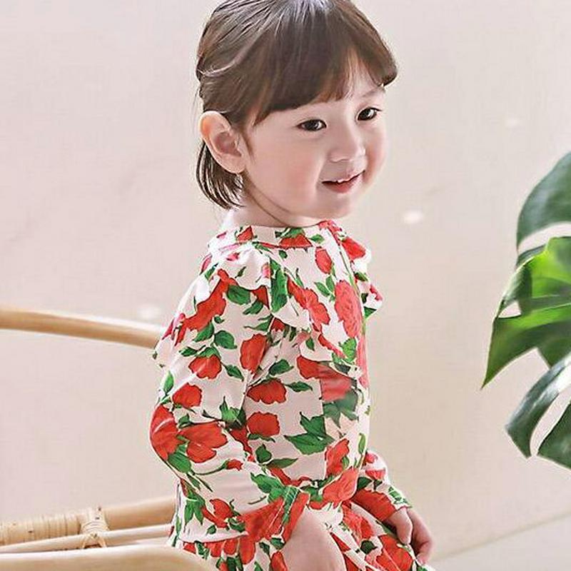 ローズ柄フリルラッシュガードTシャツ p003788・キッズ 【3~8才】【bw】【韓国 ファッション 水着 ラッシュガード スイムウェア 水遊び プール 海 日焼け防止 日除け 単品 速乾 トップス 長袖 花柄 フリル 女の子 子供 子供服 小学生 ジュニア 夏】【KIDS】