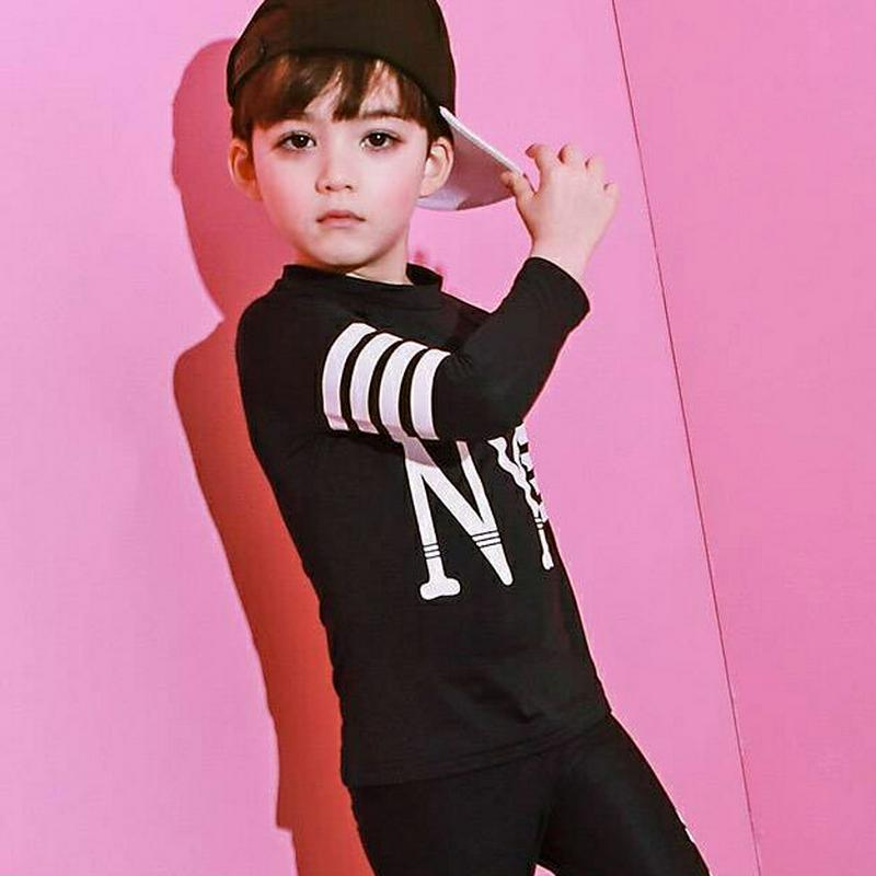 NYラッシュガードTシャツ p003492・キッズ 【3~8才】【bw】【韓国 ファッション 水着 ラッシュガード スイムウェア 水遊び プール 海 日焼け防止 日除け 単品 速乾 トップス 長袖 ロゴ 男の子 女の子 ニューヨーク 子供 子供服 ジュニア 夏】【KIDS】