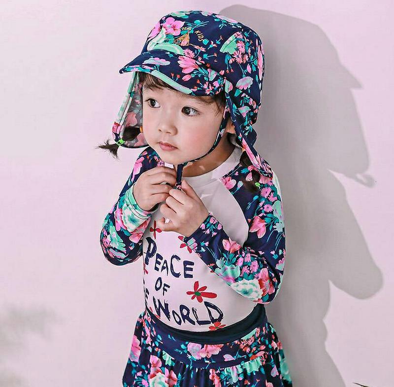 peace花柄ラッシュガードTシャツ p003774・キッズ 【3~8才】【bw】【韓国 ファッション 水着 ラッシュガード スイムウェア 水遊び プール 海 日焼け防止 日除け 単品 速乾 トップス 長袖 ロゴ ハワイアン 子供 子供服 小学生 ジュニア 夏】【KIDS】