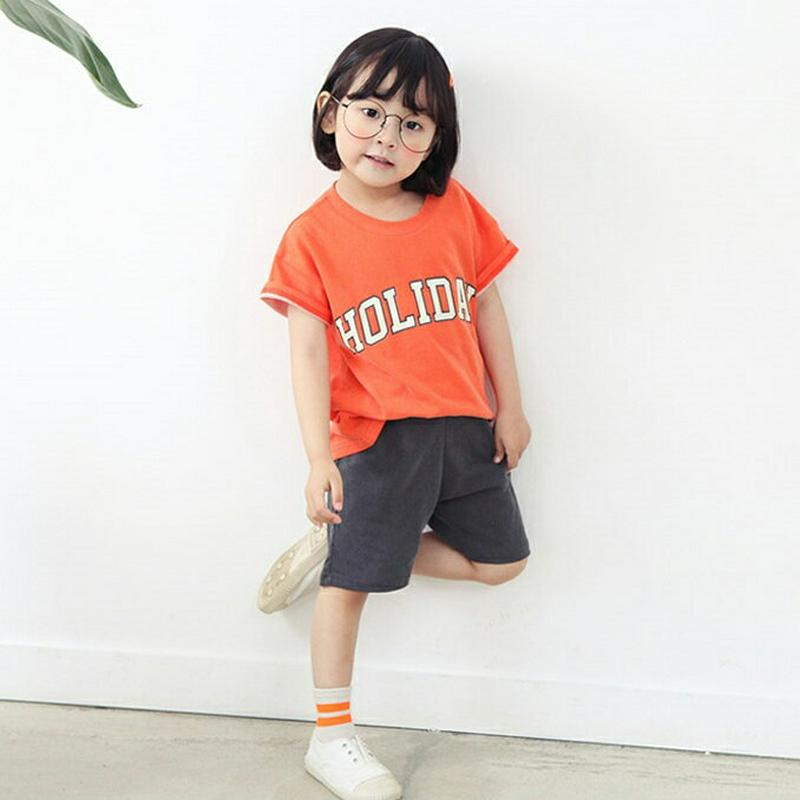 HOLIDAY半袖Tシャツ上下SET・p004211・キッズ 【3~8才】【SET】【韓国 ファッション セットアップ Tシャツ ラウンドネック 半袖 ハーフスリーブ パンツ ハーフ ショート ミニ 女の子 男の子 ロゴ 運動 子供 子供服 小学生 ジュニア 夏】【KIDS】