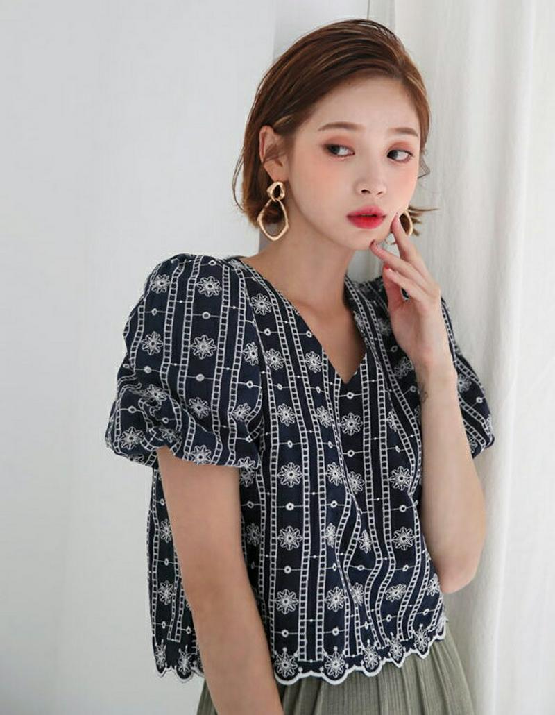 配色アイレットレースブラウス・全2色・b56452 レディース【bl】【韓国 ファッション トップス ブラウス 半袖 Vネック 