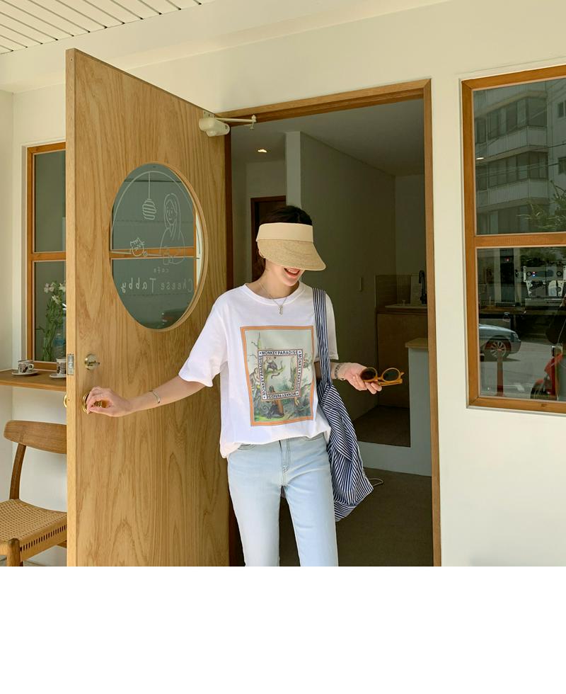 ユニークプリント入りルーズTシャツ