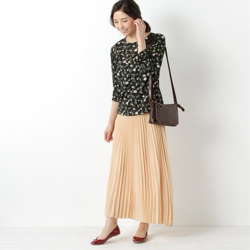 【９／２５販売終了】ネックレス付◎肩タック袖シャーリング花柄カットソープルオーバー（ジボール/GIVORS）