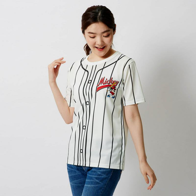 【まだまだ暑い日にぴったり！】【ユニセックス】ユニフォーム風Ｔシャツ「ミッキー＆フレンズ」（ディズニー）