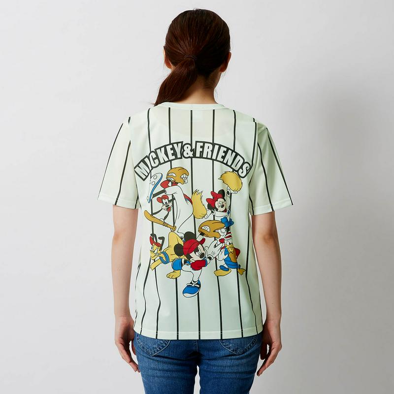 【まだまだ暑い日にぴったり！】【ユニセックス】ユニフォーム風Ｔシャツ「ミッキー＆フレンズ」（ディズニー）