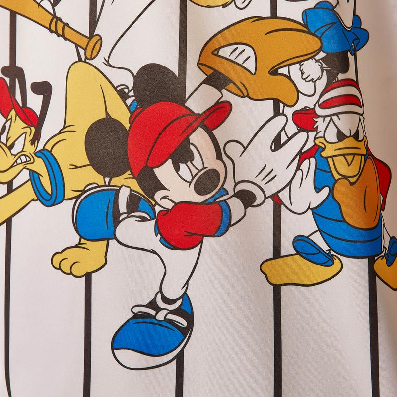 【まだまだ暑い日にぴったり！】【ユニセックス】ユニフォーム風Ｔシャツ「ミッキー＆フレンズ」（ディズニー）