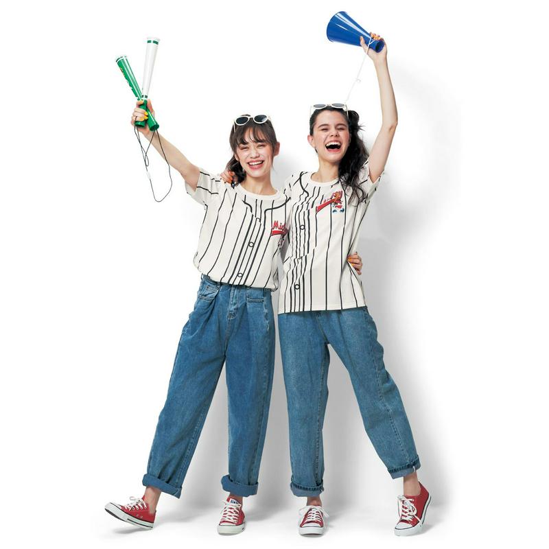 【まだまだ暑い日にぴったり！】【ユニセックス】ユニフォーム風Ｔシャツ「ミッキー＆フレンズ」（ディズニー）