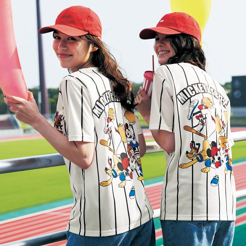 【まだまだ暑い日にぴったり！】【ユニセックス】ユニフォーム風Ｔシャツ「ミッキー＆フレンズ」（ディズニー）