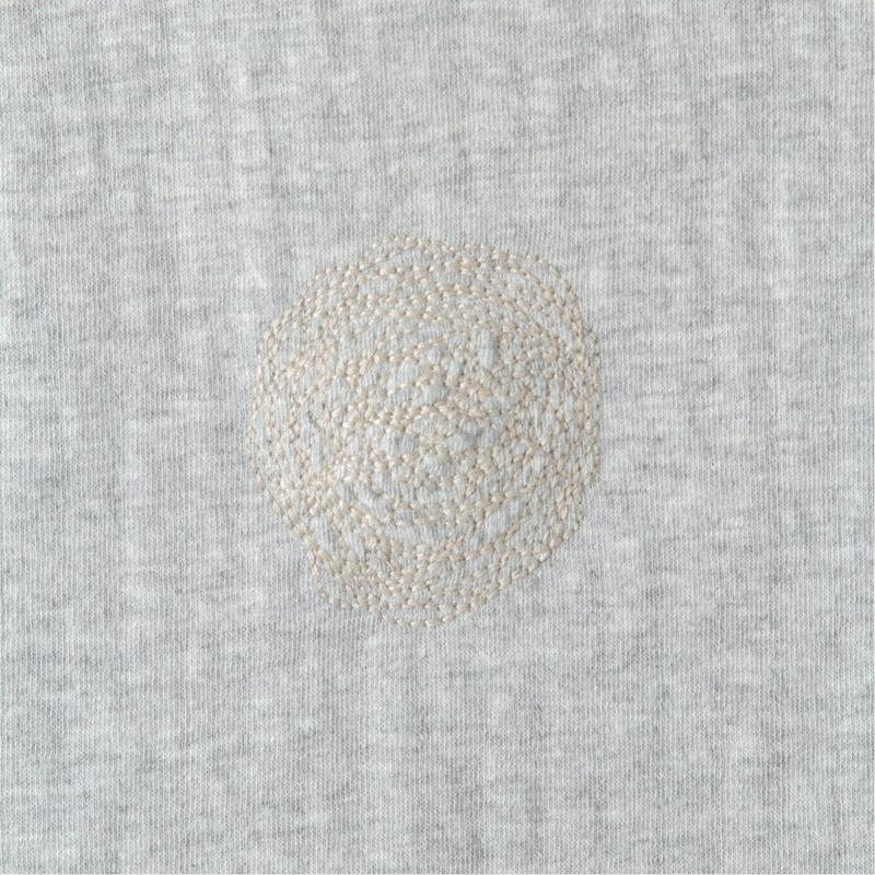 【９／２５販売終了】２枚重ねの水玉刺繍プルオーバー