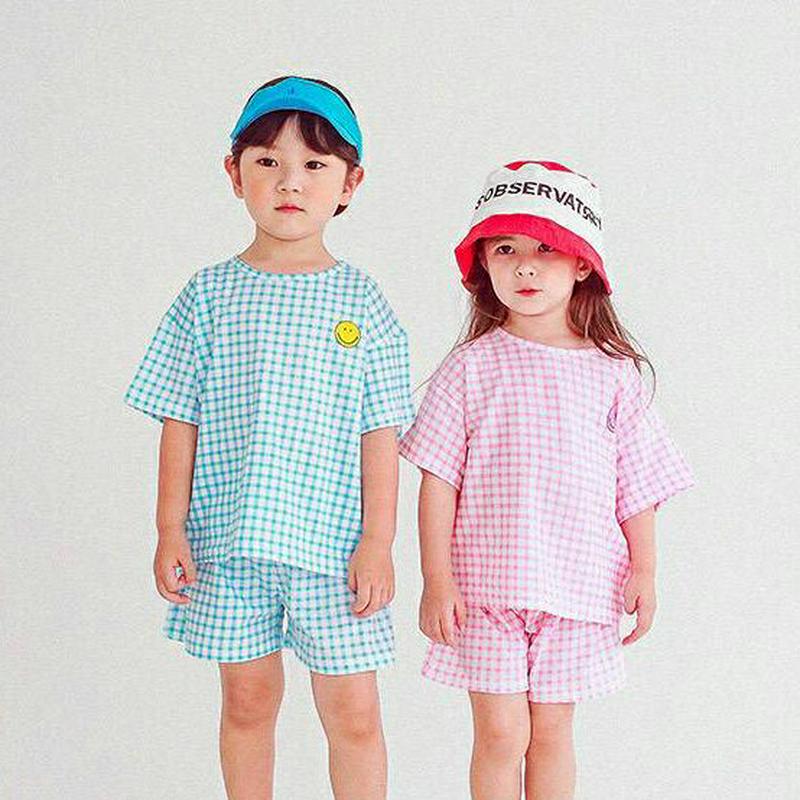 スマイルポイントチェック上下SET・p004495・キッズ 【3~8才】【SET】【韓国 ファッション セットアップ Tシャツ カットソー 半袖 ハーフスリーブ パンツ ショート ハーフ 半ズボン ウエストゴム ルーズ 女の子 男の子 通園 子供 子供服 夏】【KIDS】