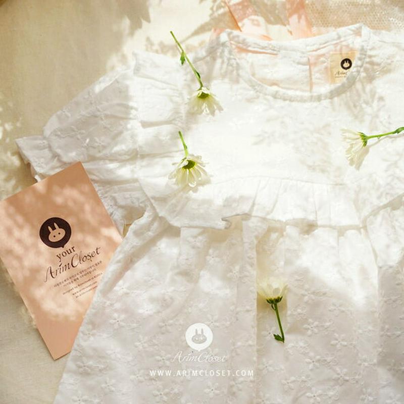 刺繍レースフリルフレアブラウス・p004601 キッズ【0~2才】【bl】【トップス ブラウス 半袖 パフスリーブ ラウンドネック 刺繍 レース 綿 コットン フリル フレア 女の子 かわいい ベビー 韓国 韓国子供服 子供 こども 子供服 こども服】【KIDS】