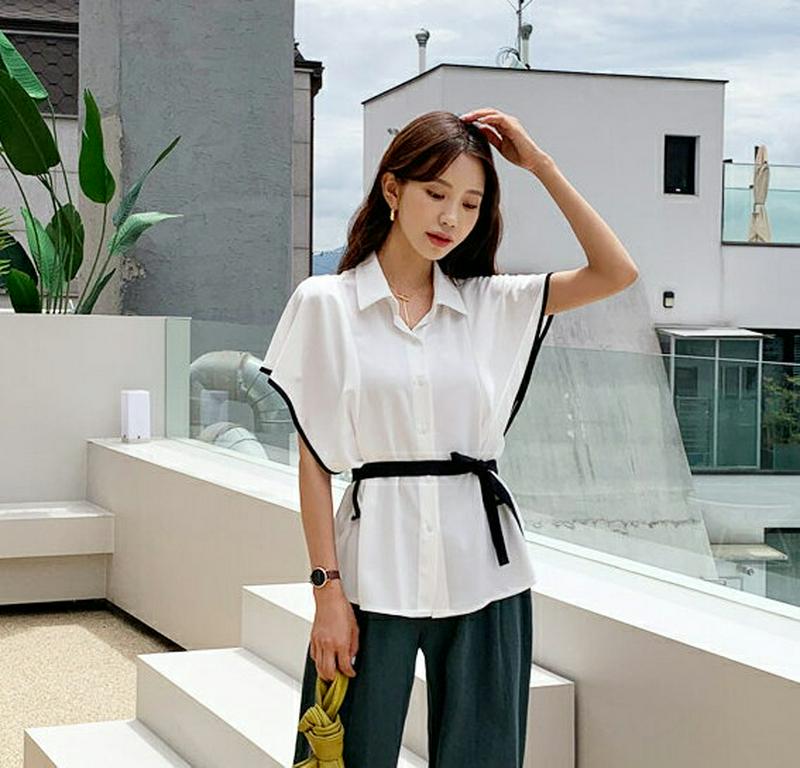 ≪人気商品再入荷≫ストラップ付配色ラッフルブラウス・全2色・b60453 レディース【bl】 韓国 ファッション トップス ブラウス 半袖 ラッフル ラッフルスリーブ ストラップ 配色 シンプル フェミニン 大人 上品 夏